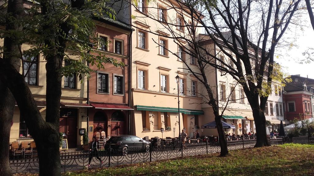 クラクフ Momotown Privates Bed & Breakfast エクステリア 写真
