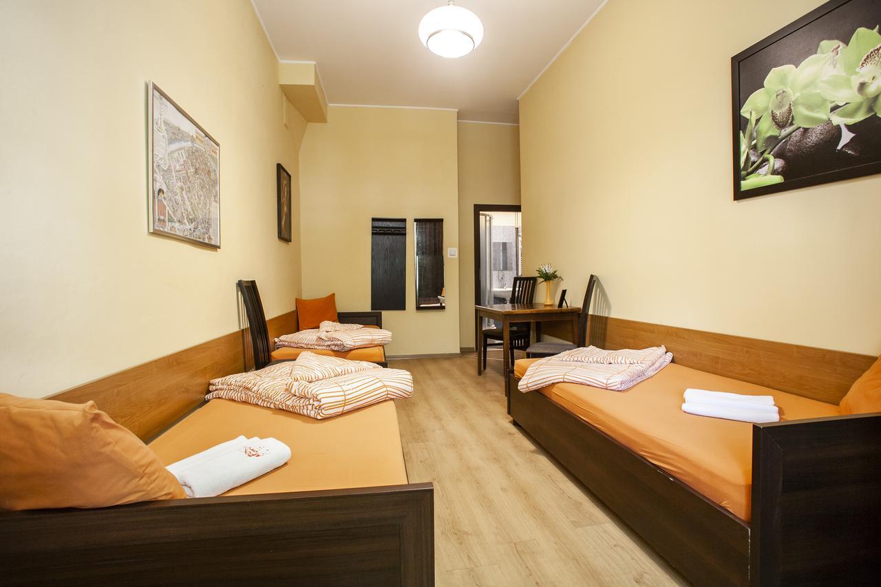 クラクフ Momotown Privates Bed & Breakfast エクステリア 写真