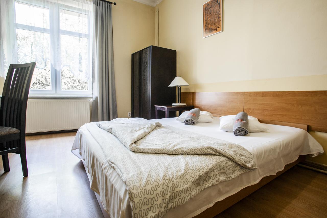 クラクフ Momotown Privates Bed & Breakfast エクステリア 写真