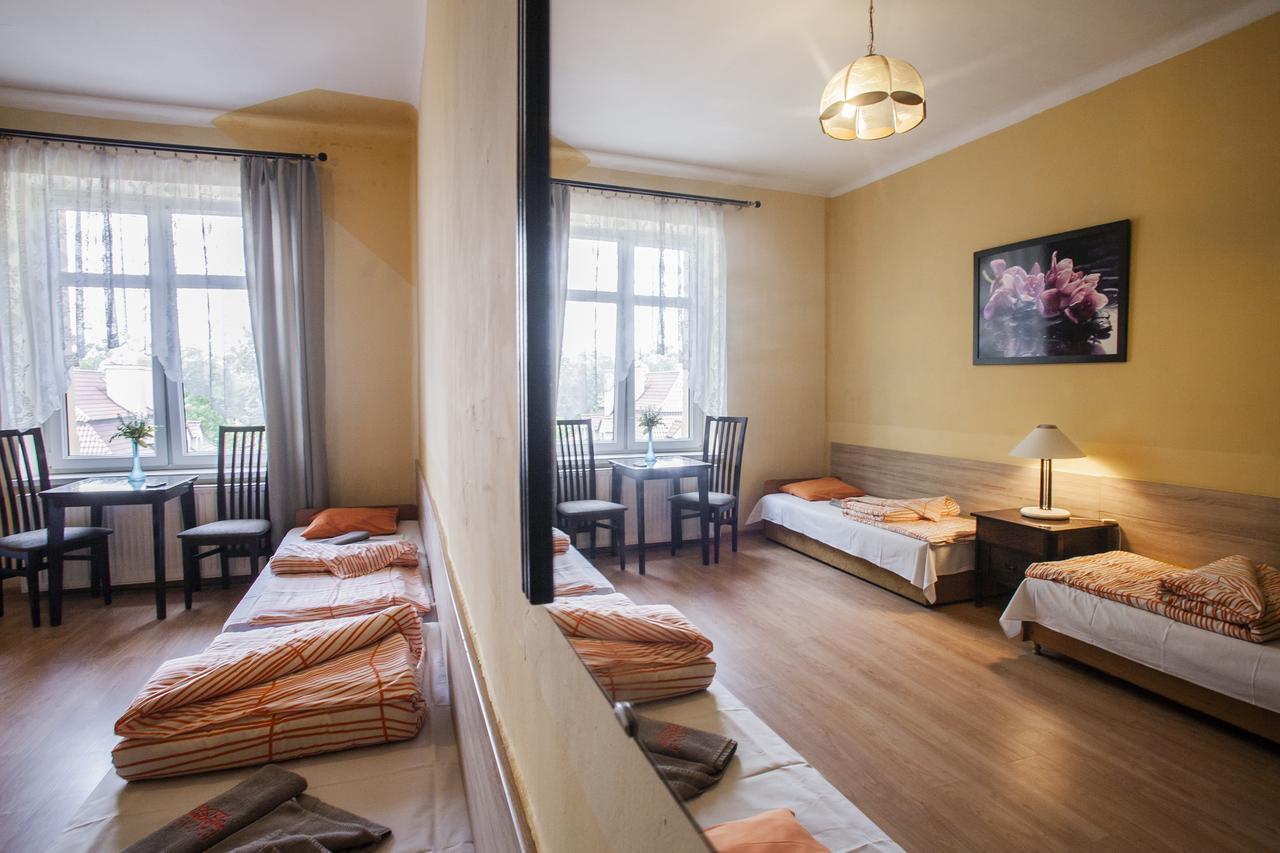 クラクフ Momotown Privates Bed & Breakfast エクステリア 写真